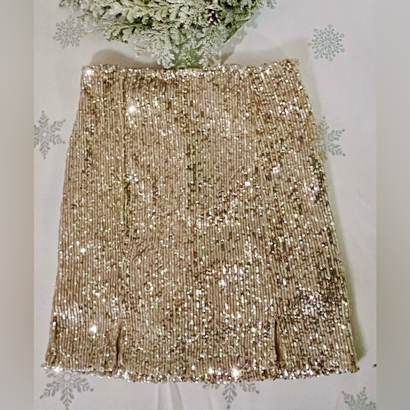 Gold Sequin Holiday Party Rave Mini Skirt NWOT (Size: 3) - Picture 4 of 7